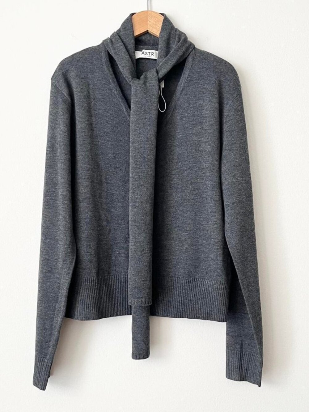 NWT ASTR Glynne Women's Gray Cardigan Sweater Attached Scarf XS Minimalist Chic